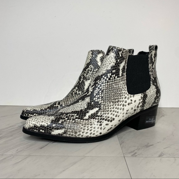 New! Blondo Emelia Snakeskin Bootie - Picture 12 of 12